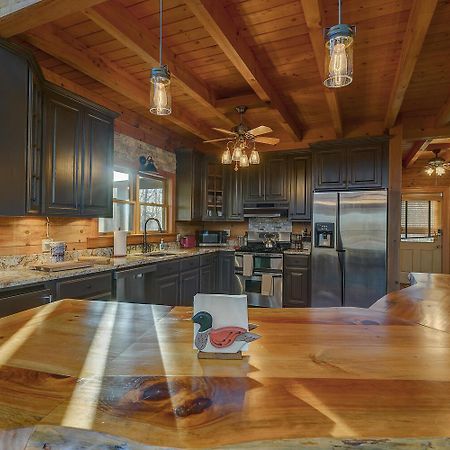 Blue Ridge Bliss- Spacious Cabin, Pets, Hot Tub! 外观 照片
