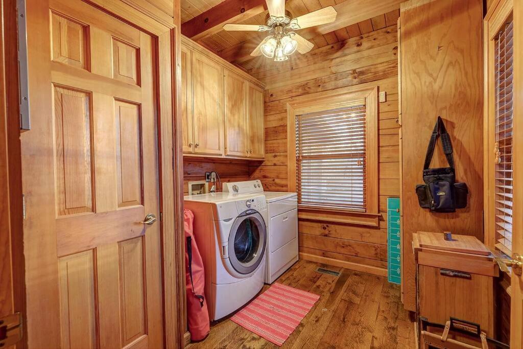 Blue Ridge Bliss- Spacious Cabin, Pets, Hot Tub! 外观 照片