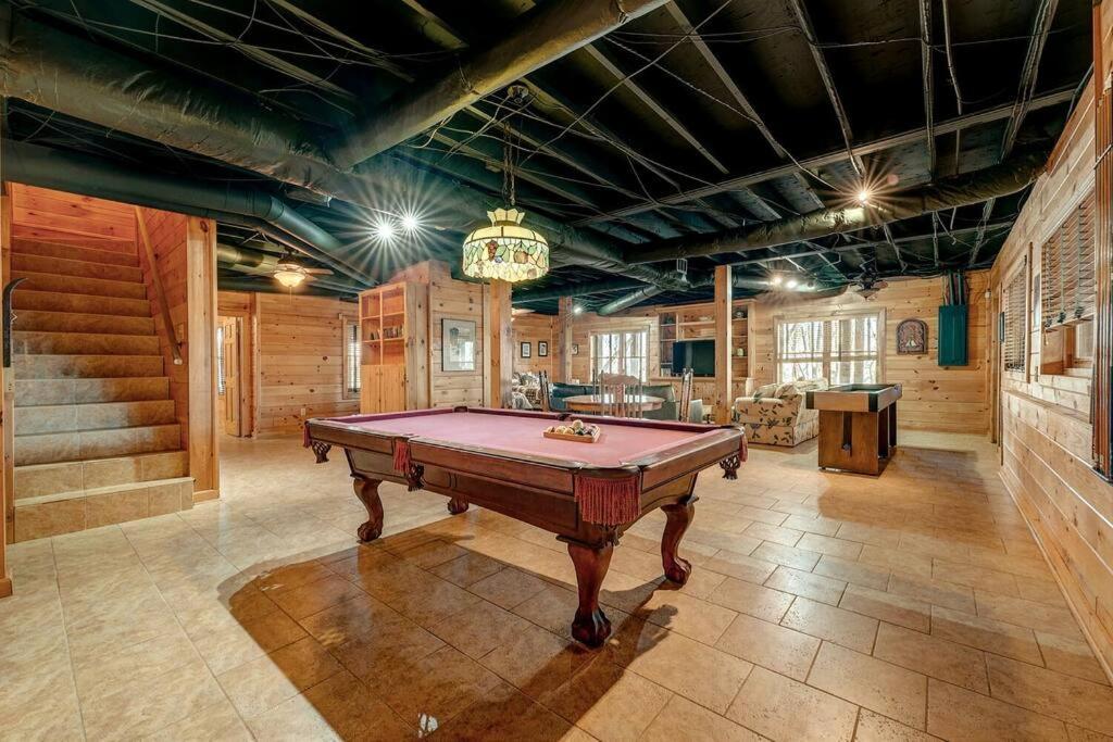 Blue Ridge Bliss- Spacious Cabin, Pets, Hot Tub! 外观 照片