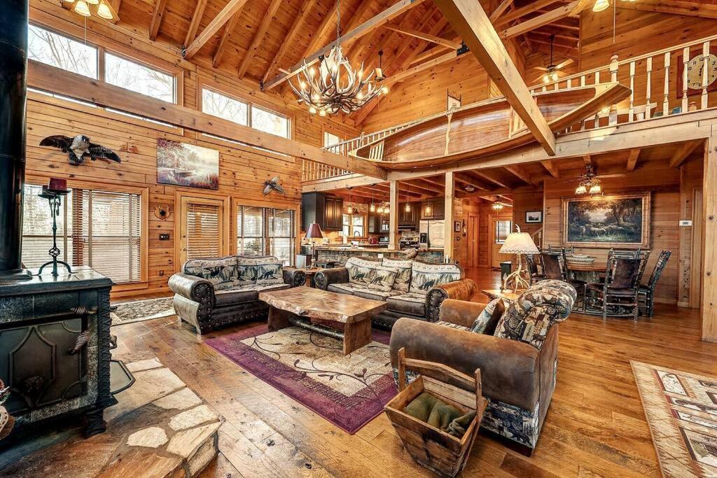 Blue Ridge Bliss- Spacious Cabin, Pets, Hot Tub! 外观 照片