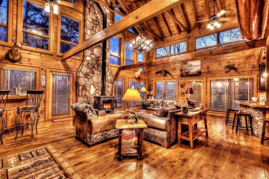 Blue Ridge Bliss- Spacious Cabin, Pets, Hot Tub! 外观 照片