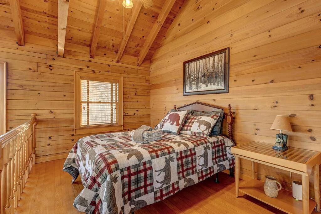 Blue Ridge Bliss- Spacious Cabin, Pets, Hot Tub! 外观 照片