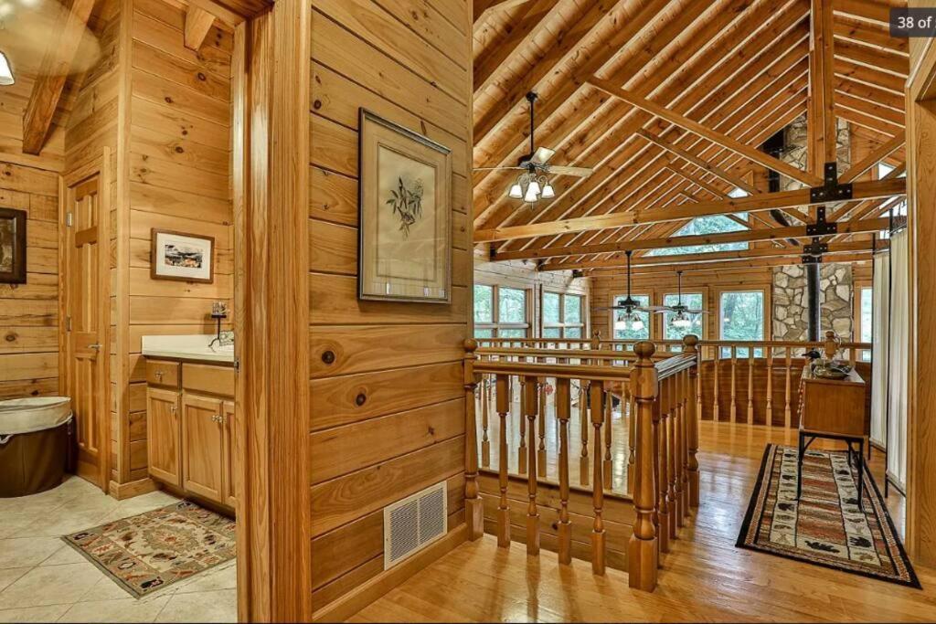 Blue Ridge Bliss- Spacious Cabin, Pets, Hot Tub! 外观 照片