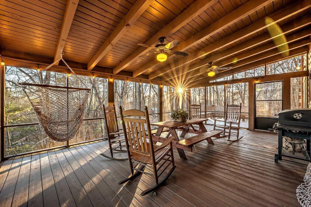 Blue Ridge Bliss- Spacious Cabin, Pets, Hot Tub! 外观 照片