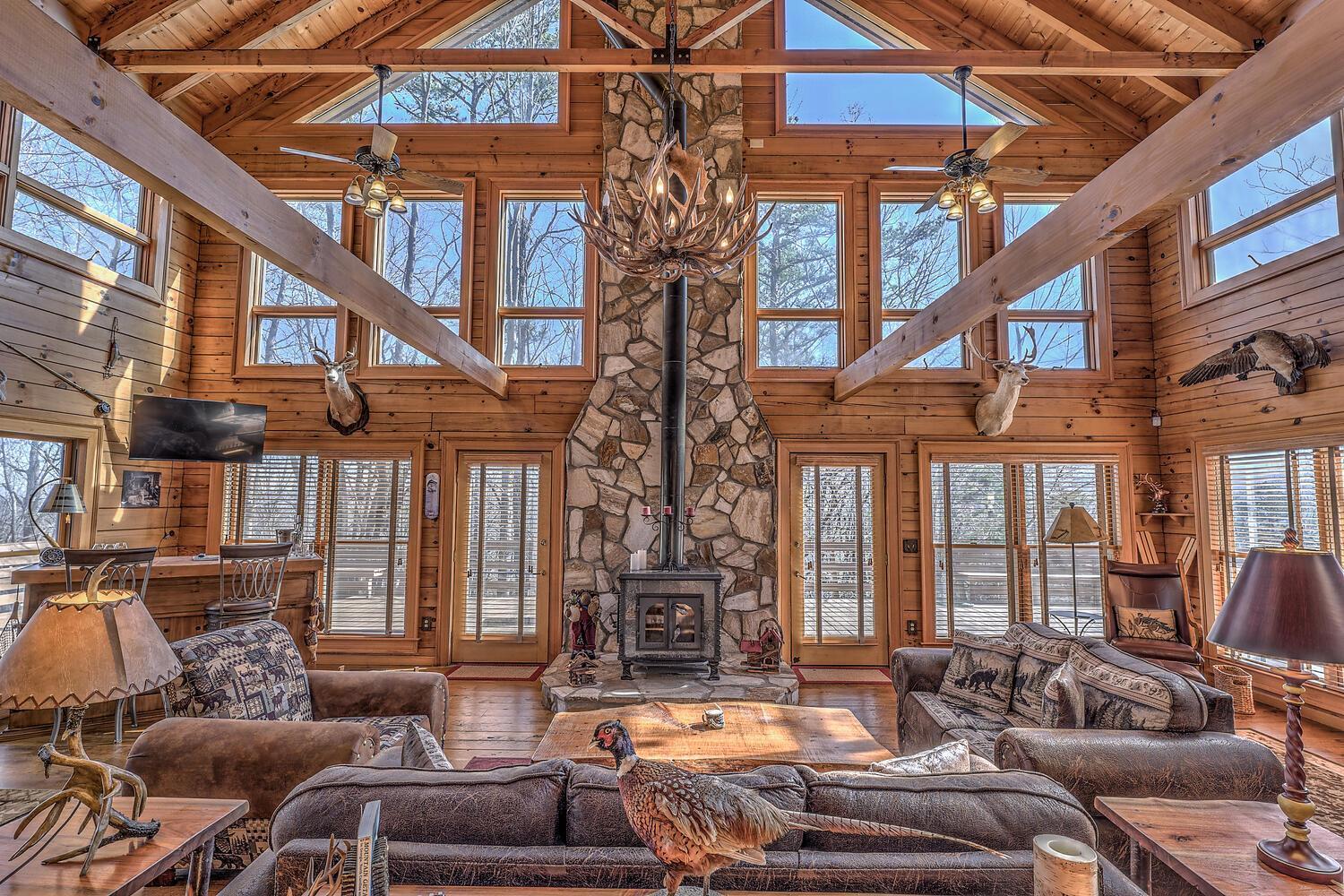 Blue Ridge Bliss- Spacious Cabin, Pets, Hot Tub! 外观 照片
