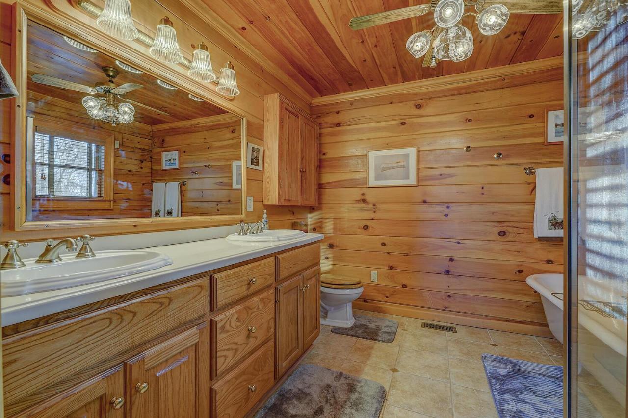 Blue Ridge Bliss- Spacious Cabin, Pets, Hot Tub! 外观 照片