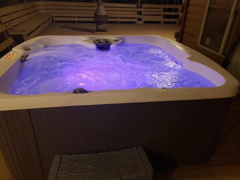 Blue Ridge Bliss- Spacious Cabin, Pets, Hot Tub! 外观 照片